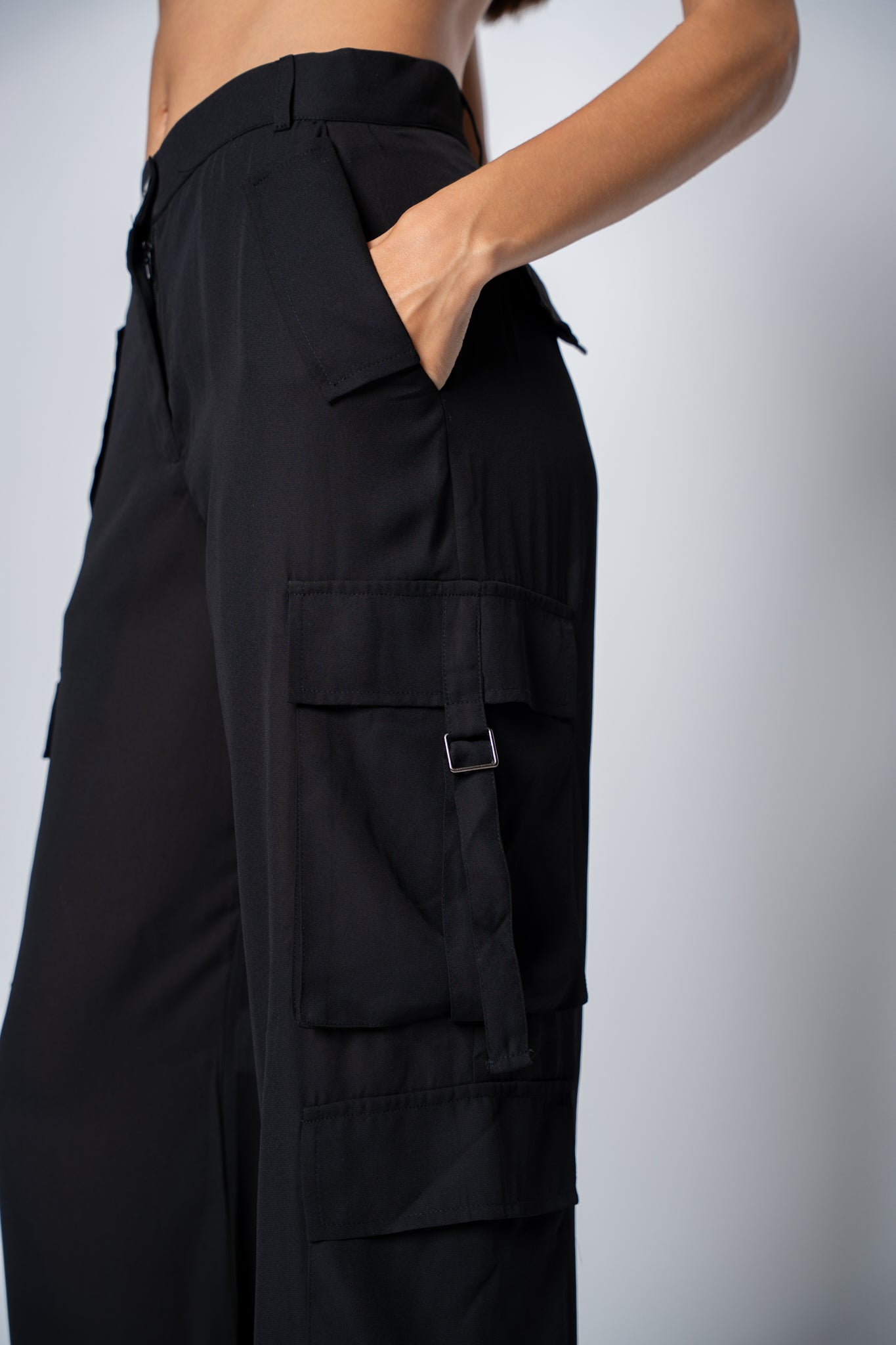 Jade Cargo Pants – Black